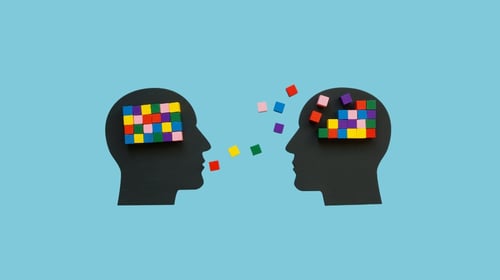  Heads with colorful cubes. Design thinking blogpost.